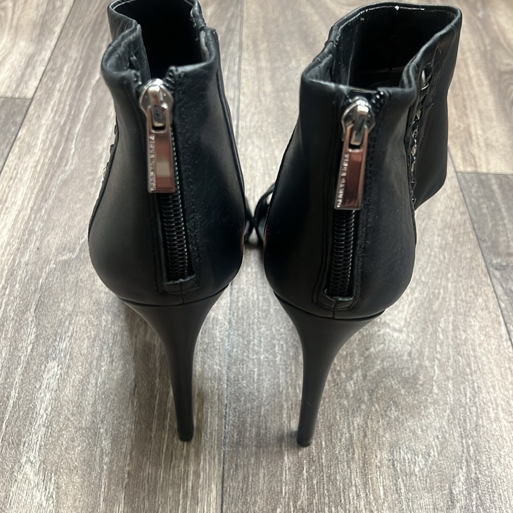 Vince Camuto Heels - Picture 4 of 7